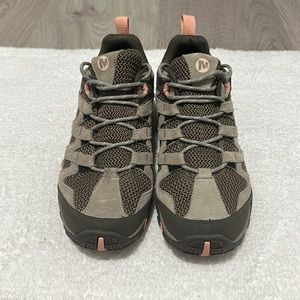 Merrell Womens Alverstone Hiking Shoe size 9.5. NWOT. Brown tan Pink
